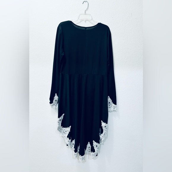 Elegant Black Shirt Dress for Woman's with White Lace Trim - Picture 5 of 9